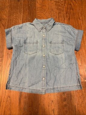Talbots Light Wash Denim Short Sleeve Button-Up Shirt, XSmall